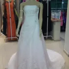 Imagem 2 da empresa PARIS NOIVAS E LOCAÇÃO DE TRAJES Roupas - Aluguel em Curitiba PR