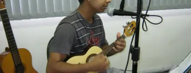 Imagem 4 da empresa PROF. RAUL SALLENAVE Escolas De Música em Porto Alegre RS